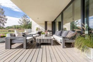 Avoir une belle terrasse à Chatel-de-Joux 